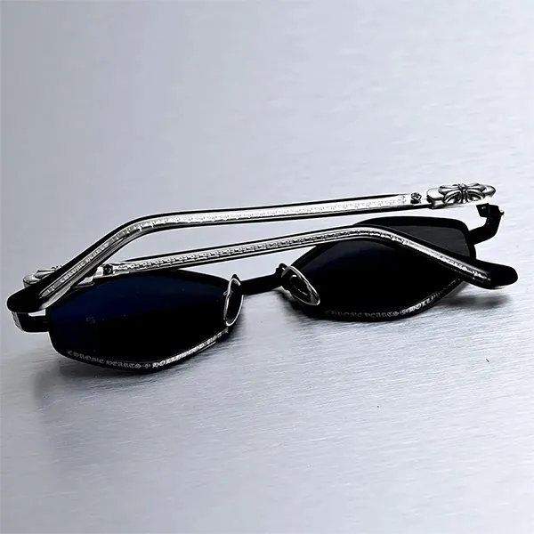 Kính Mát Chrome Hearts Nip Slip Sunglasses Matte Black/Black/Black Palstic Màu Đen