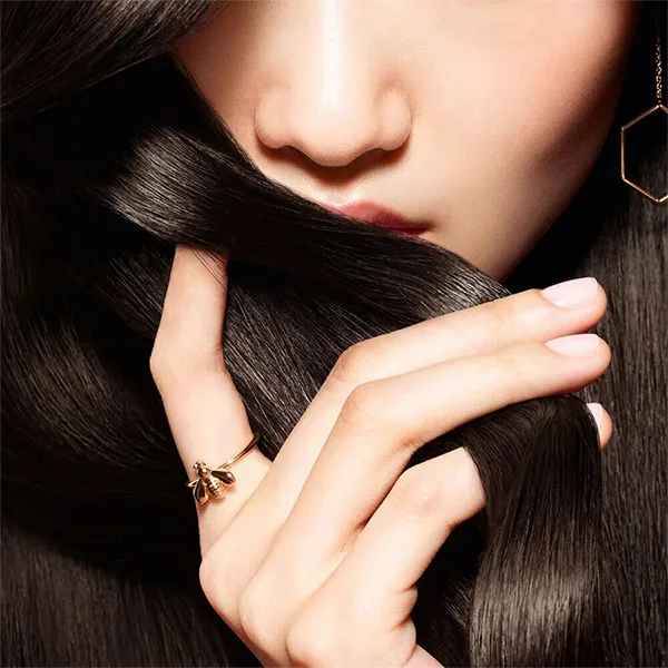 Lược Guerlain Abeille Royale Scalp & Hair Care Brush Màu Vàng Gold