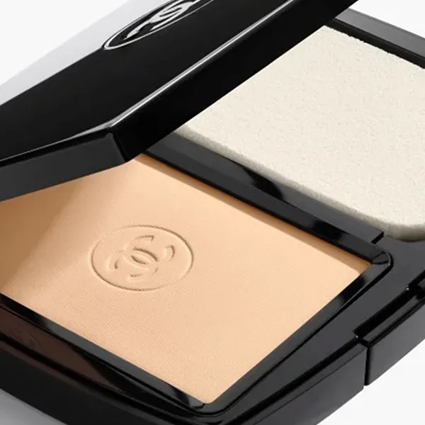 Phấn Phủ Dạng Nén Chanel Ultra Le Teint Tenue Ultrawear Flawless Compact Tone B10