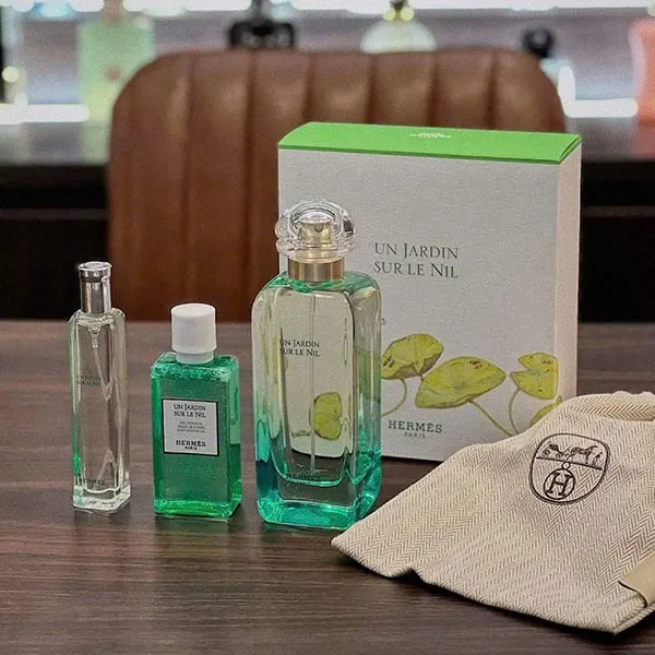 Set Nước Hoa Unisex Hermès Un Jardin Sur Le Nil EDT 100ml + EDT 15ml Và Sữa Tắm Gel Douche 40ml ( 4 Món)