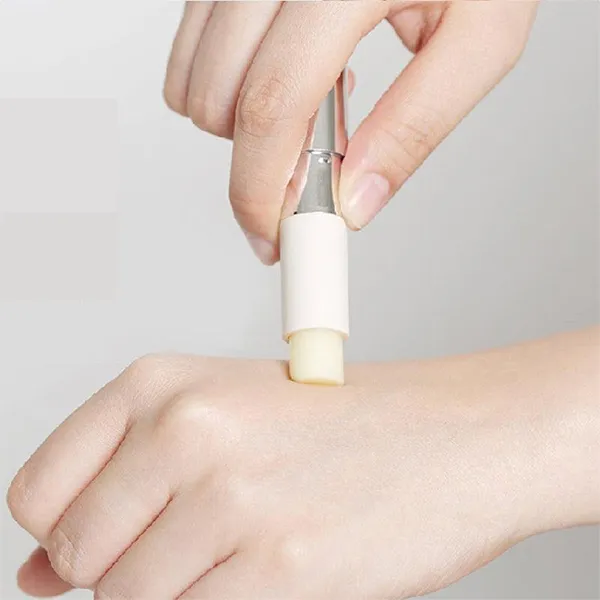 Son Dưỡng Rejuran Healer Calming Lip Balm Không Màu 3.7g