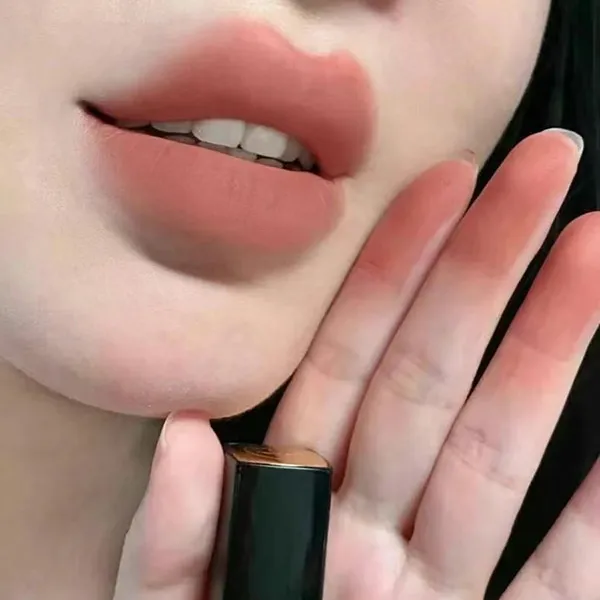 Son Kem Chanel Rouge Allure Liquid Velvet 202 Secrète Màu Be Hồng Đào 6ml