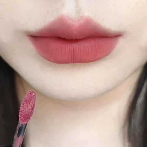 Son Kem Chanel Rouge Lip Allure Liquid Velvet 242 Saisissante Màu Hồng Gỗ
