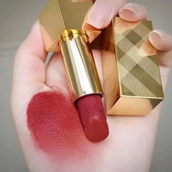 Son Burberry Kisses Matte Màu 93 Russet Đỏ Đất