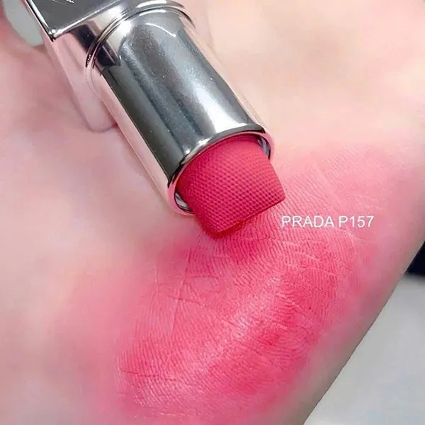 Son Prada Monochrome Soft Matte Màu P157 Pourpre Hồng Đậm