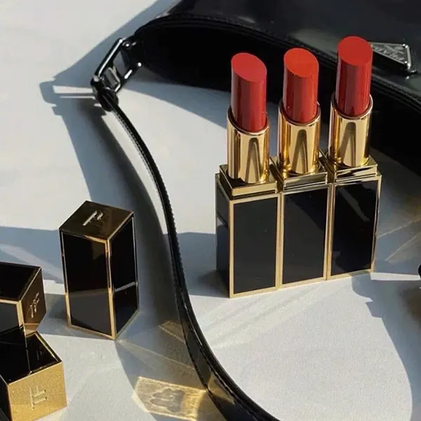Son Tom Ford Lip Color Satin Matte 50 Adored Lipstick Màu Đỏ Cam Cháy