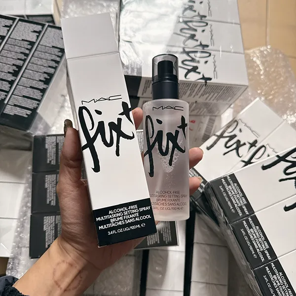 Xịt Khóa Nền Hỗ Trợ Dưỡng Ẩm MAC Fix+ Alcohol-Free Multitasking Setting Spray 100ml