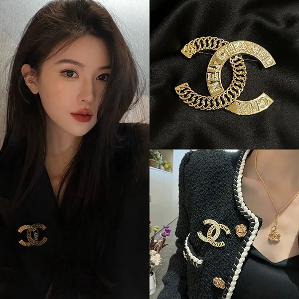 Cài Áo Chanel CC Logo Rhinestone Brooch 90274872 Màu Vàng Gold