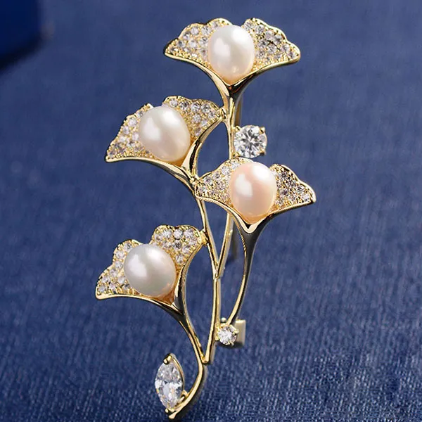 Cài Áo Nữ Meri Ginkgo Pearl BR976 Màu Vàng