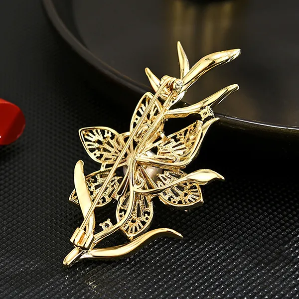 Cài Áo Nữ Meri Summer Blossom BR988 Màu Vàng Phối Xanh