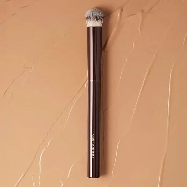 Cọ Trang Điểm Che Khuyết Điểm Hourglass Vanish Seamless Finish Concealer Brush Màu Nâu
