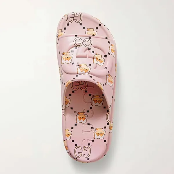 Dép Nữ Gucci Angela Nguyen Embossed Printed Rubber Platform Slides 737926 JAAC6 6810 Màu Hồng Size 36