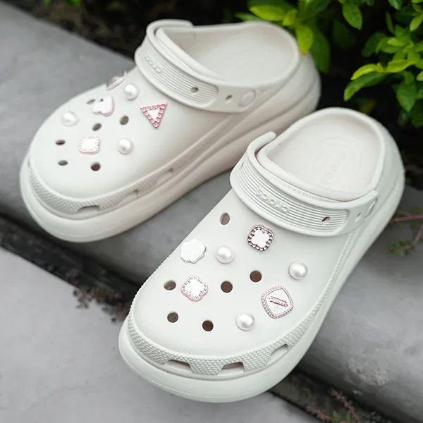 Dép Sục Nữ Crocs Classic Crush Clog Woman Embellished With White Pearl And Quart Gems Sandal - Bone Màu Kem Size 37-38