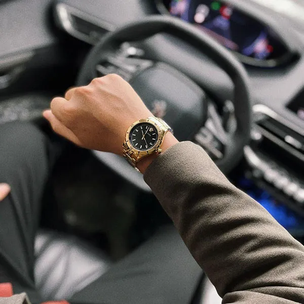 Đồng Hồ Nam Versace Hellenyium VE3A00820 Quartz Gold Màu Vàng/ Đen