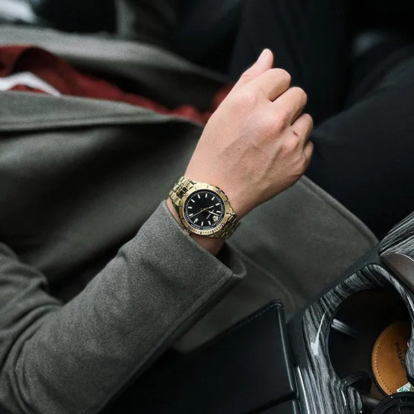 Đồng Hồ Nam Versace Hellenyium VE3A00820 Quartz Gold Màu Vàng/ Đen