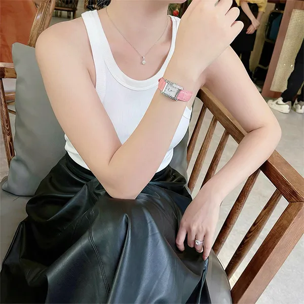 Đồng Hồ Nữ Fendi Classico 7000L Màu Hồng Bạc