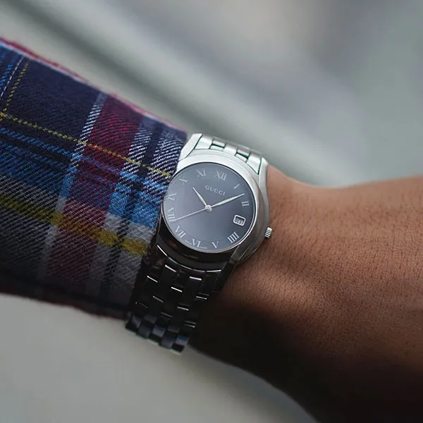 Đồng Hồ Unisex Gucci 5500m Watch Stainless Steel 36mm Màu Bạc Đen