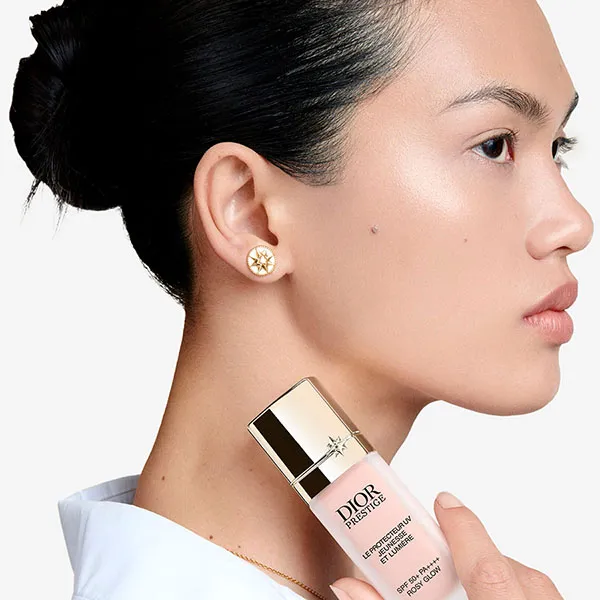 Kem Chống Nắng Dior Prestige Le Protecteur UV Jeunesse et Lumière SPF50+ PA++++ Tone Rosy Glow 30ml