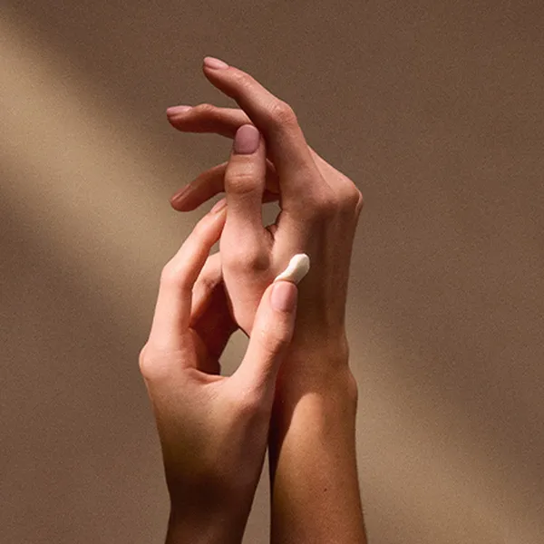 Kem Dưỡng Da Tay Bơ Hạt Mỡ L'Occitane 25% Shea Butter Hand Balm 150ml (Vỏ Mới)