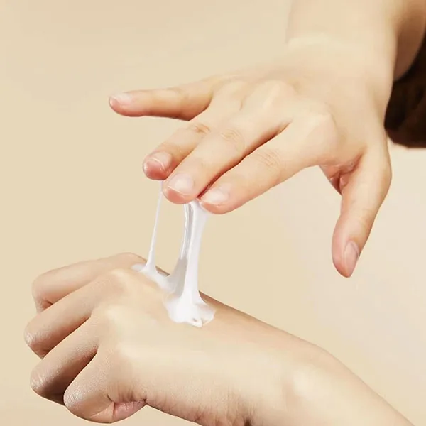 Kem Dưỡng Da Vùng Cổ Medipeel Naite Thread Neck Cream 100ml