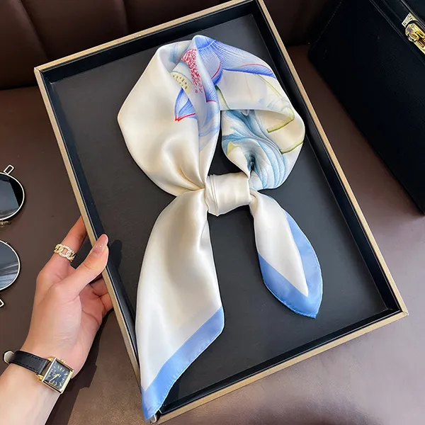 Khăn Choàng Nữ Meri 70 x 70cm Pure Lotus SC58 Màu Trắng