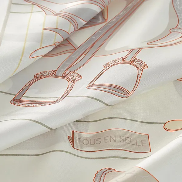 Khăn Lụa Nữ Hermès Tous En Selle Scarf 90 Blanc / Jaune Pâle / Gris Perle Màu Trắng/Xám