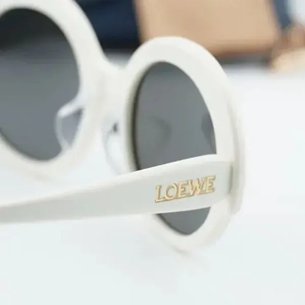 Kính Mát Nữ Loewe Round Sunglass Frame In White LW40135F 25A Màu Trắng Xám