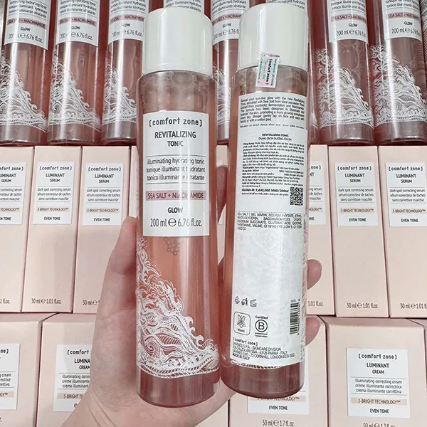 Nước Hoa Hồng Hỗ Trợ Cấp Ẩm Và Làm Sáng Da Comfort Zone Revitalizing Tonic 200ml