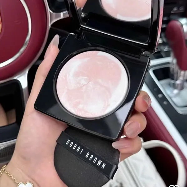 Phấn Phủ Bobbi Brown Sheer Finish Blurring Powder 10g