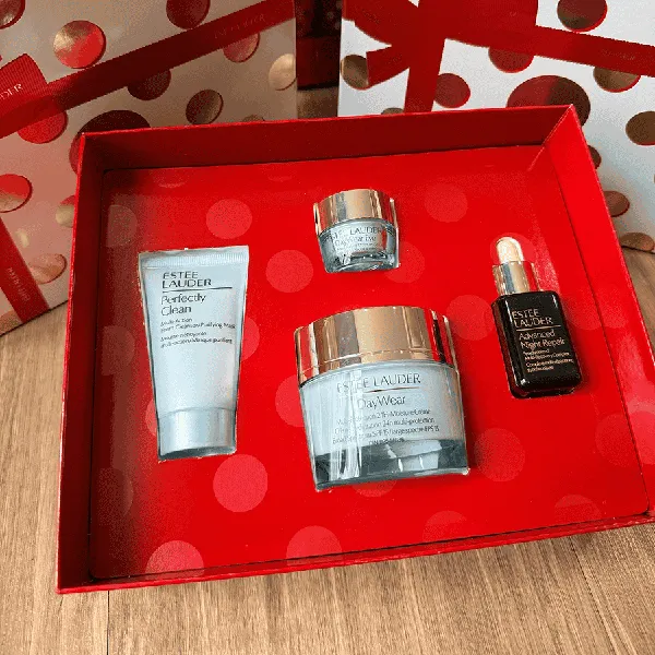 Set Dưỡng Da Estée Lauder DayWear Moisturizer Skincare Set 4 Món