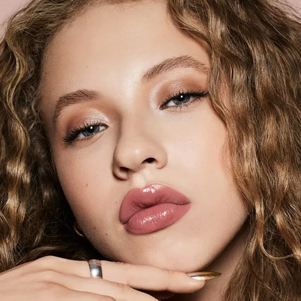 Son Bóng Fenty Beauty Gloss Bomb Stix High-Shine Gloss Stick Is It Fussy Màu Hồng Nude