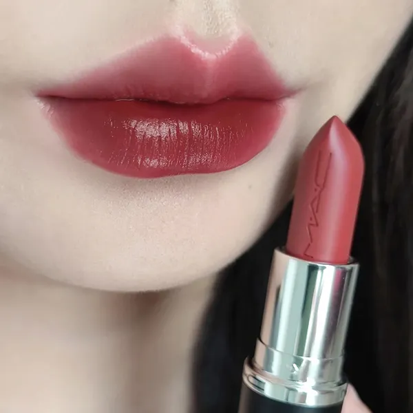 Son MAC Ximal Sleek Satin Lipstick 827 Dubonnet Màu Đỏ Thẫm 3.5g