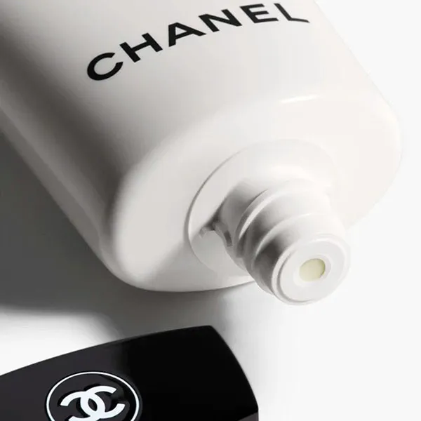 Sữa Rửa Mặt Chanel La Mousse Crème Nettoyante Cleansing Cream-To-Foam Anti-Pollution 150ml