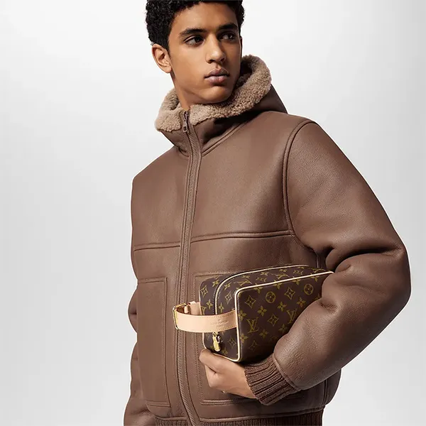 Túi Cầm Tay Nam Louis Vuitton LV Locker Dopp Kit M83112 Màu Nâu