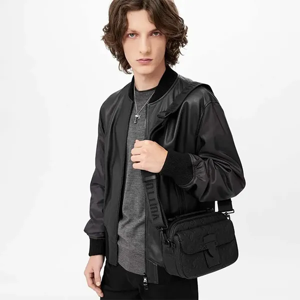 Túi Đeo Chéo Nam Louis Vuitton LV SLock Messenger M58489 Màu Đen