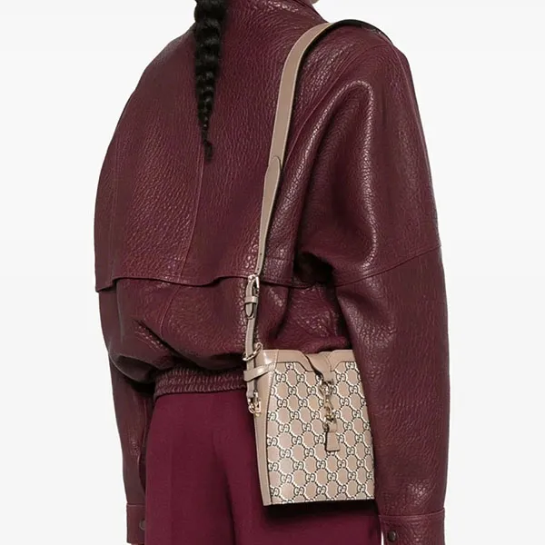 Túi Đeo Vai Nữ Gucci GG Shadow Mini Bucket Bag Màu Nâu
