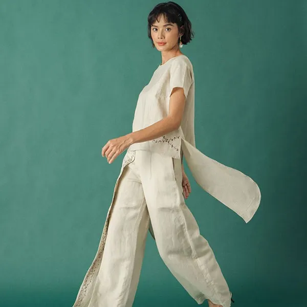 Áo Kiểu Nữ F2 Fashion & Freedom Becoming Discover AK456-K-S-0321 Màu Kem Size S