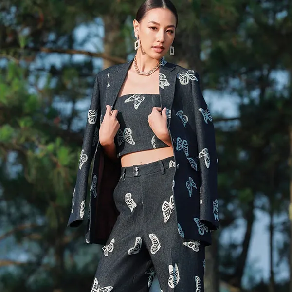 Áo Kiểu Nữ F2 Fashion & Freedom Into The Wood AK633-JHT-S-0524 Màu Xanh Jean Size S