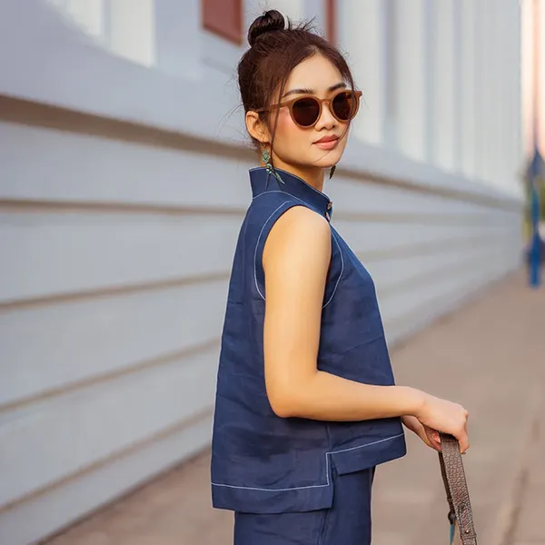 Áo Kiểu Nữ F2 Fashion & Freedom Linen AK537-XD-L-0822 Màu Xanh Đen Size L