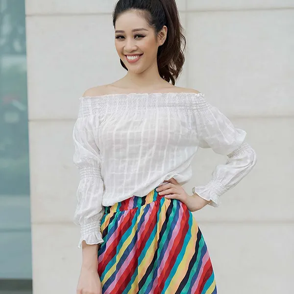 Áo Lụa Trễ Vai Nữ F2 Fashion & Freedom Becoming Color Me AK390-T-S-0520 Màu Trắng Size S