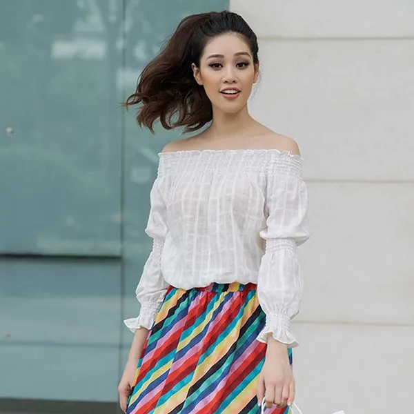 Áo Lụa Trễ Vai Nữ F2 Fashion & Freedom Becoming Color Me AK390-T-S-0520 Màu Trắng Size S