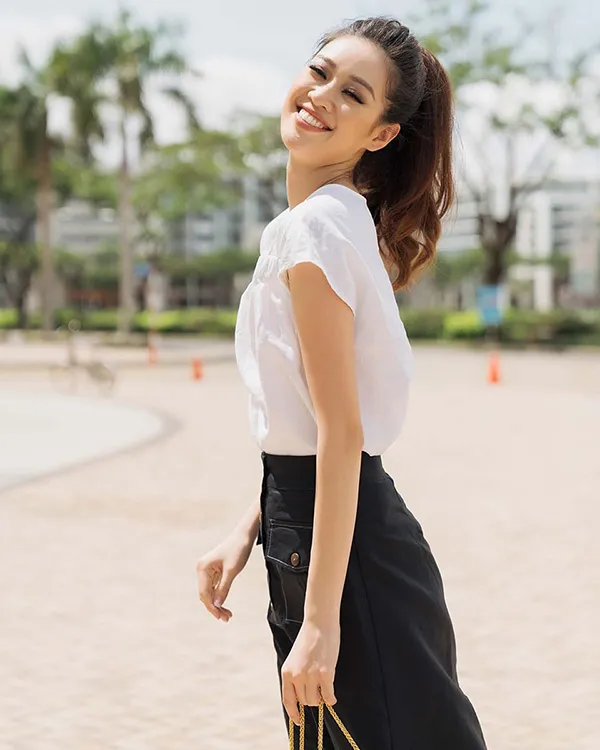 Áo Sơ Mi Cổ Vuông Nữ F2 Fashion & Freedom Linen Tháng Năm Rực Rỡ AK389-T-S-0520 Màu Trắng Size S