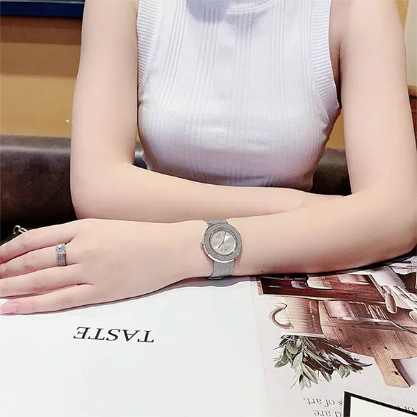 Đồng Hồ Nữ Gucci U-Play Pin Màu Bạc Size 28mm