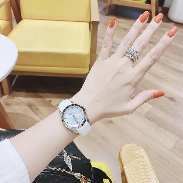 Đồng Hồ Nữ Tissot Couturier Lady Quartz Mother Of Pearl T035.246.16.111.00 (T0352461611100) Màu Trắng