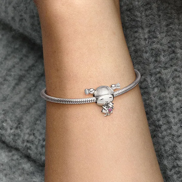 Hạt Vòng Charm Pandora Little Girl Hugging A Pink Teddy Bear 798016EN160 Màu Bạc