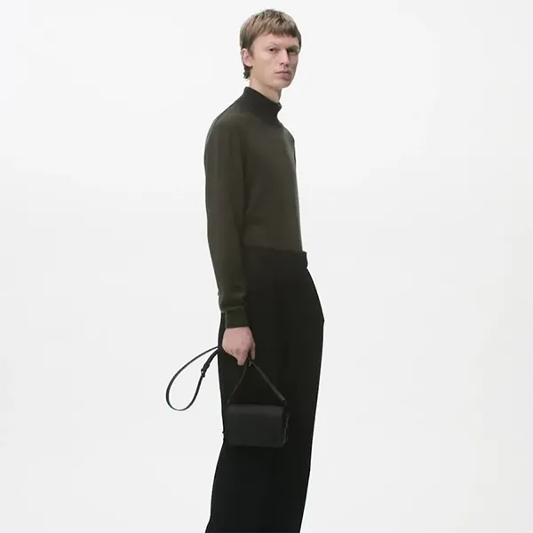 Túi Đeo Chéo Nam Louis Vuitton LV M82085 Fastline Wearable Wallet Màu Đen