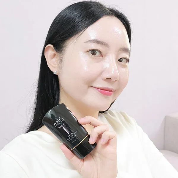 Kem Chống Nắng Nâng Tone AHC Masters Tone-Up Sun SPF 50+/PA++++ 50ml