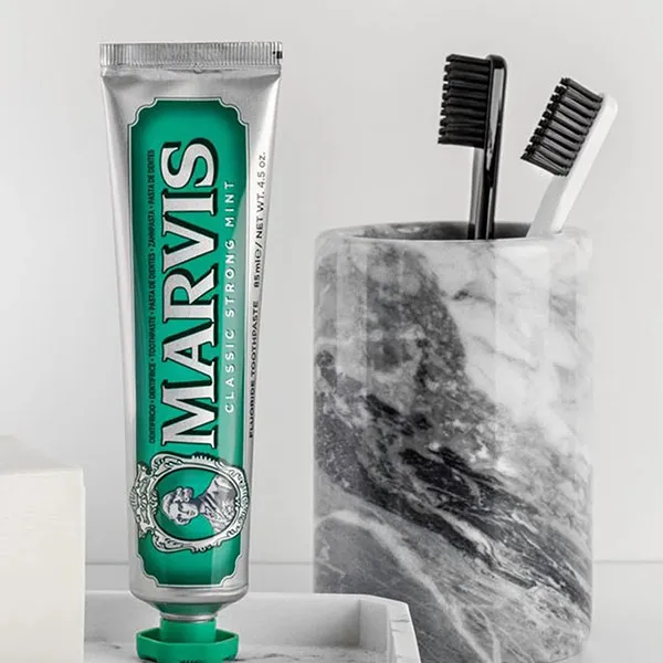 Kem Đánh Răng Marvis Classic Strong Mint 85ml