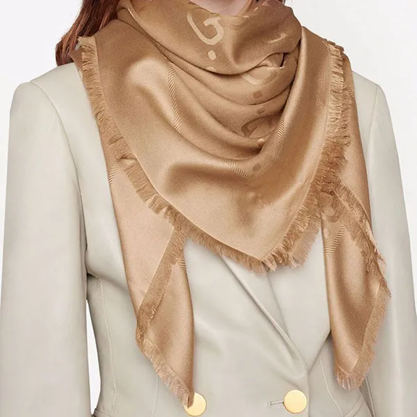 Khăn Quàng Cổ Nữ Gucci GG Jacquard Silk-Wool Camel Shawl Màu Camel
