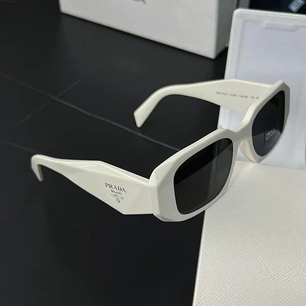 Kính Mát Nữ Prada Milano Geometric Design White 0PR 17WSF 1425S0 Màu Trắng Xám